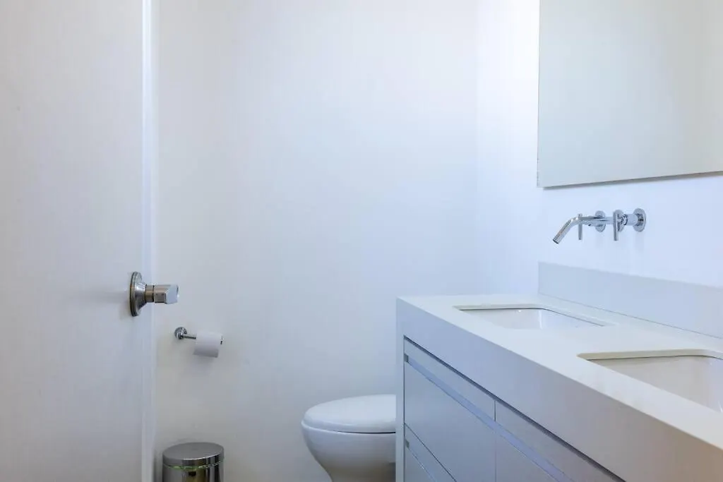 メデジンPremium Urban Oasis El Poblado 2Br 1Acアパートメント 0*, メデジン