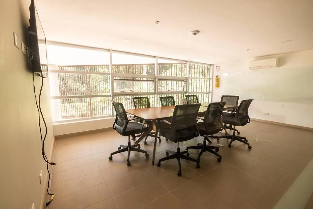 アパート メデジンPremium Urban Oasis El Poblado 2Br 1Acアパートメント