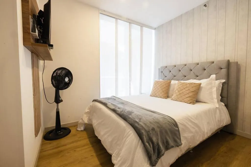 メデジンPremium Urban Oasis El Poblado 2Br 1Acアパートメント コロンビア