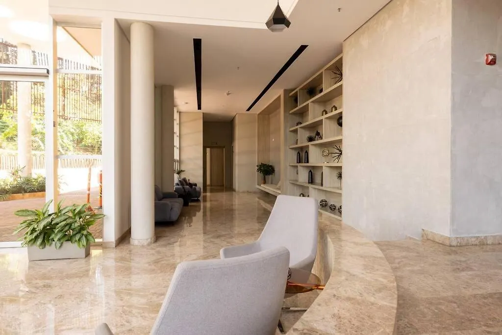 メデジンPremium Urban Oasis El Poblado 2Br 1Acアパートメント アパート