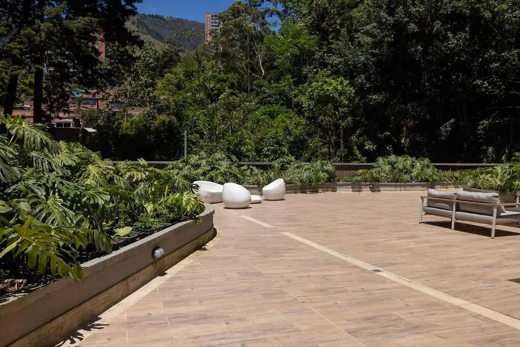 アパート メデジンPremium Urban Oasis El Poblado 2Br 1Acアパートメント