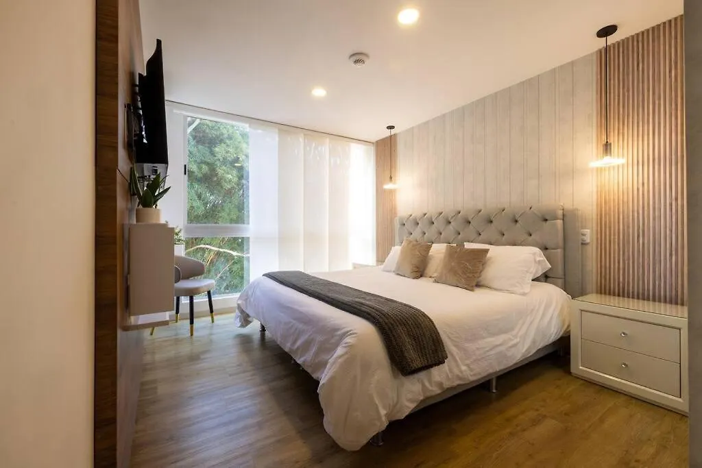 メデジンPremium Urban Oasis El Poblado 2Br 1Acアパートメント 0*, メデジン