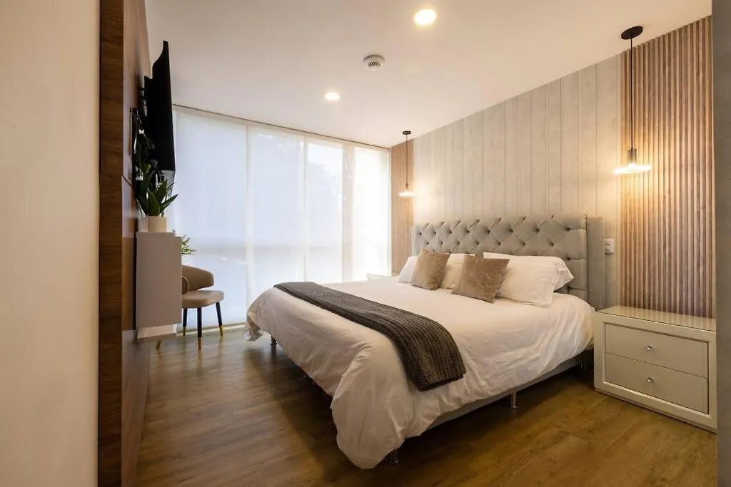 メデジンPremium Urban Oasis El Poblado 2Br 1Acアパートメント