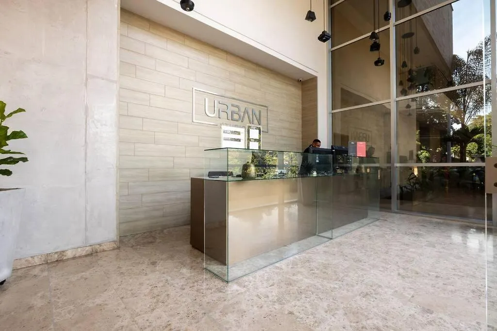 メデジンPremium Urban Oasis El Poblado 2Br 1Acアパートメント 0*, メデジン