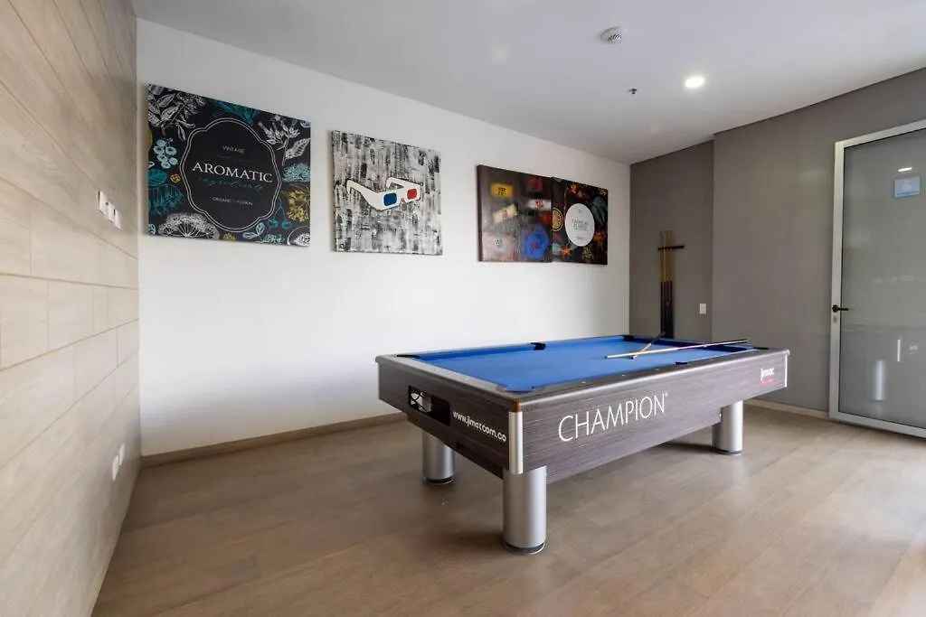 メデジンPremium Urban Oasis El Poblado 2Br 1Acアパートメント